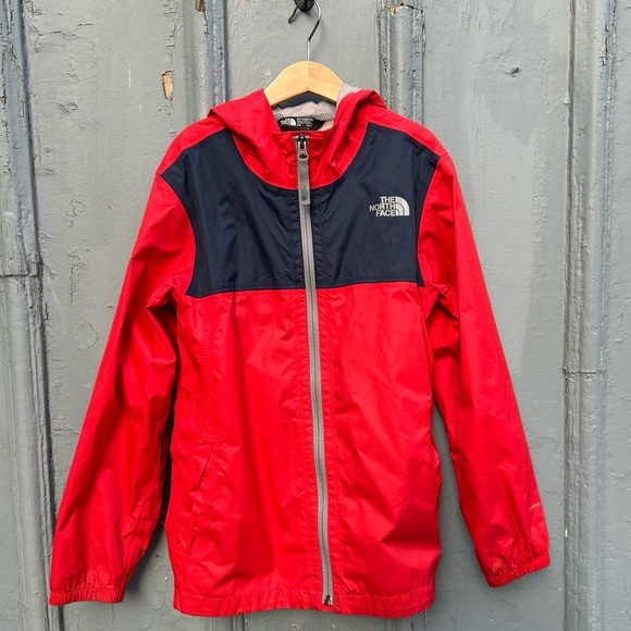 The North Face Resolve Reflective Rain Jacket - Picture 2 of 10